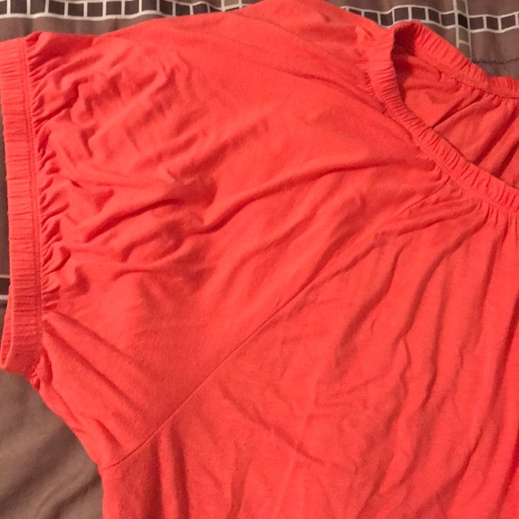 Plus size women’s short sleeve top - Picture 4 of 4